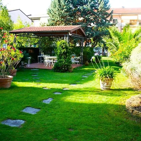 Semesterbostad - The Garden On The Sea- Centro Marina Di Carrara